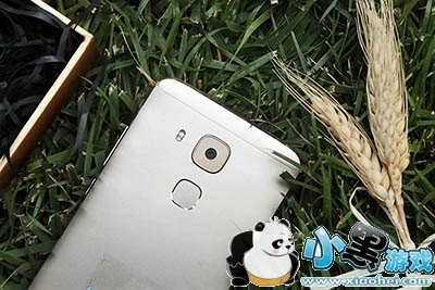 ��â5��P9�ĸ��� ��Ϊ��â5�ͻ�ΪP9�ԱȽ���