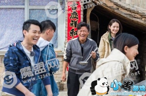 王宝强下乡抓猪是怎么回事/哪个节目的 王宝强下乡抓猪百亿地产大佬潘石屹打下手 王宝强下乡抓猪是怎么回事/哪个节目的 王宝强下乡抓猪百亿地产大佬潘石屹打下手