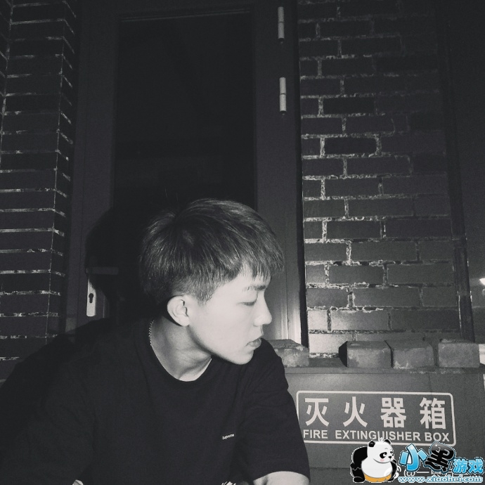 ����ܸ�����Ƭ