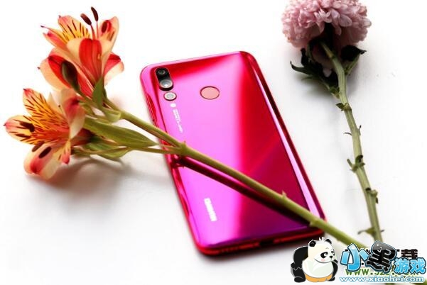 华为Nova4和小米8屏幕指纹版区别对比实用评测小黑游戏 华为Nova4和小米8屏幕指纹版区别对比实用评测小黑游戏