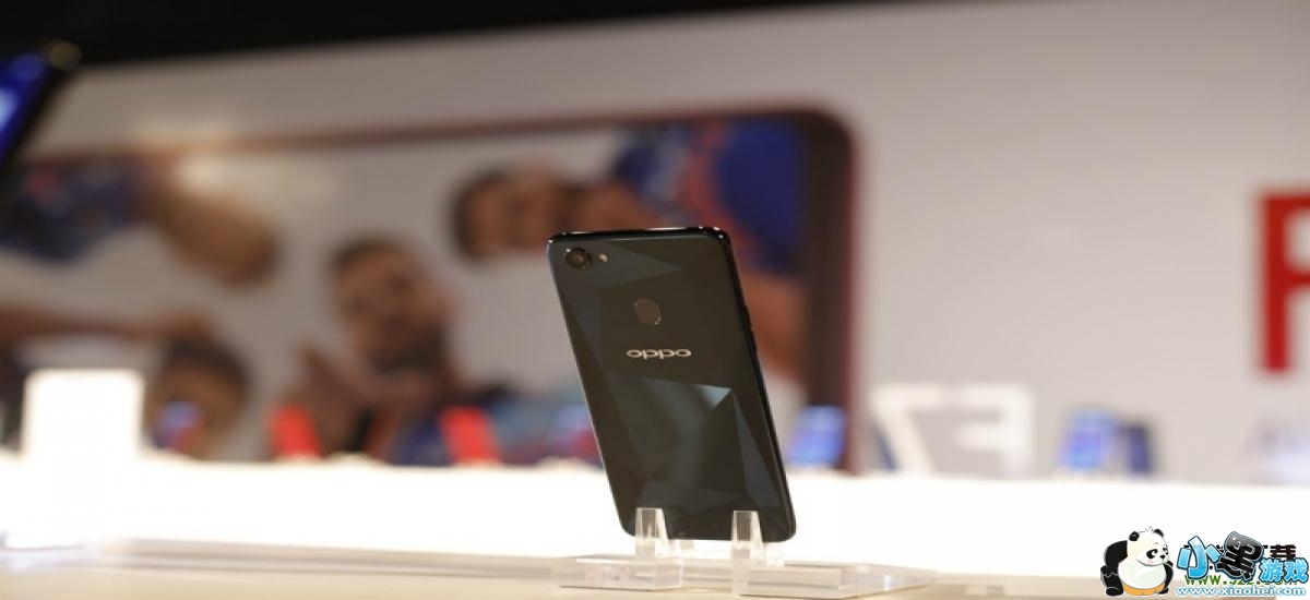 С��8�ഺ���oppo F7�ֻ��Ա�ʵ������С����Ϸ