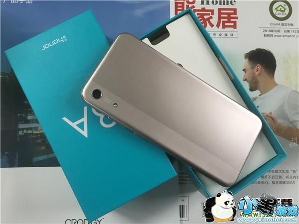 荣耀畅玩8a和红米6区别对比实用评测小黑游戏 荣耀畅玩8a和红米6区别对比实用评测小黑游戏