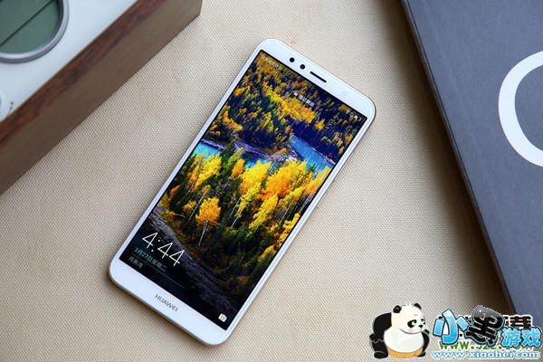 小米play和华为畅享8e手机对比实用评测小黑游戏 小米play和华为畅享8e手机对比实用评测小黑游戏