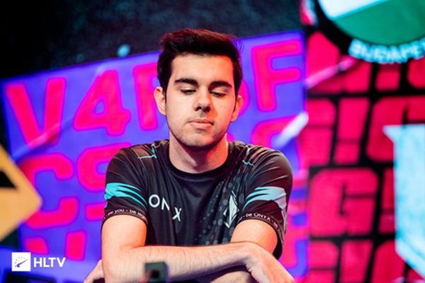 �¹�����CSGO���ֲ�BIG����ѵ�ӽ��е���