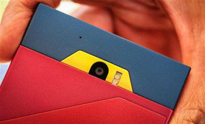 Turing Phoneͼ���ֻ��й��׷�  ��ǿҺ̬��-��׿��Ѷ�� title=