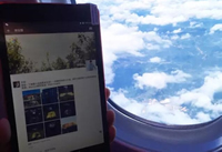 �ɻ��Ͽ��Է�΢������Ȧ�� ΢����ô�ڷɻ���-��׿��Ѷ�� title=