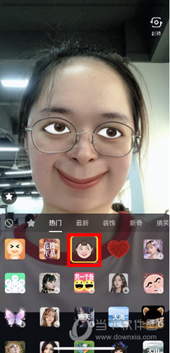 抖音在哪里找到强颜欢笑特效?制作特效视频方法详细介绍