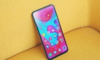 ��ҫV20�ͻ�Ϊmate20 pro����Ա�ʵ������