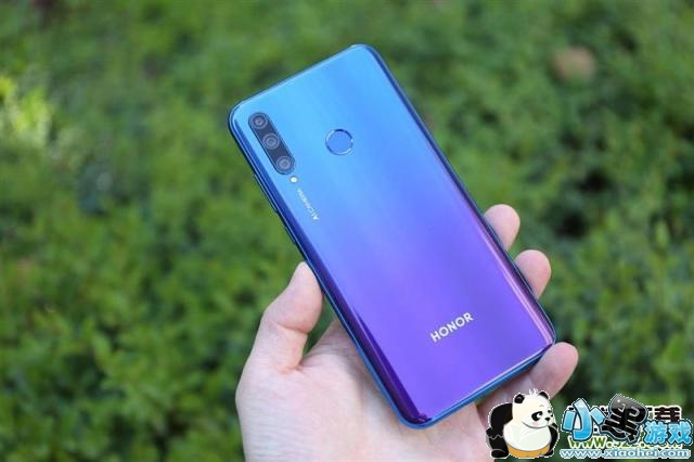 荣耀20i手机使用深度对比实用评测小黑游戏 荣耀20i手机使用深度对比实用评测小黑游戏