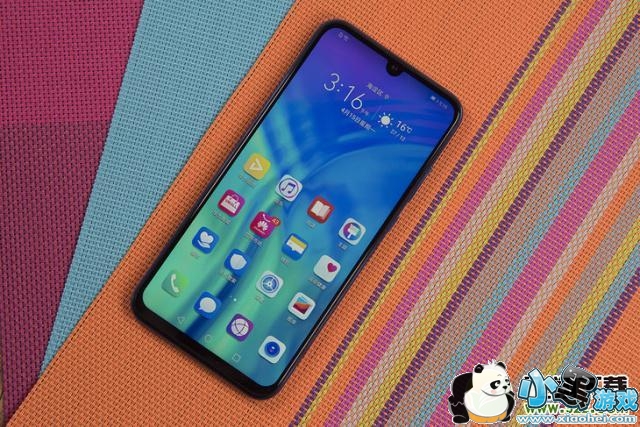 荣耀20i和vivo Z3区别对比实用评测小黑游戏 荣耀20i和vivo Z3区别对比实用评测小黑游戏