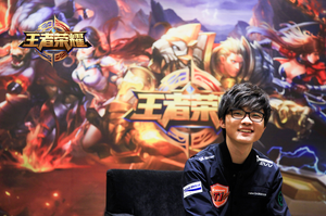 ��������ҫ���ջ�Ծͻ��1000�� ��ħ��Faker�׳���ҫ��Ů��