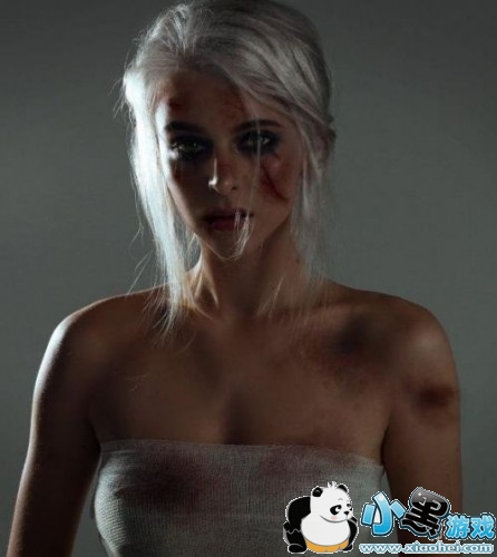 ʦ3 ŮCOSϣ ױܵ˼ͥһ