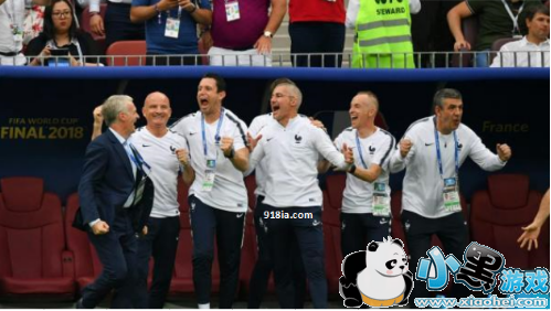 918�����þ۽����籭�ھ���˧���еĳ�ɫս���仯