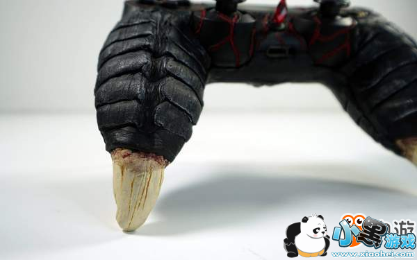 大神自制《怪物猎人世界》PS4手柄 “尖牙”造型超酷 大神自制《怪物猎人世界》PS4手柄 “尖牙”造型超酷