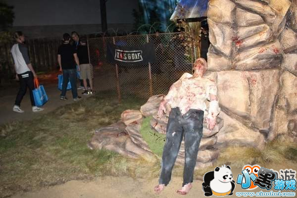 PSX《人生尽头》展台恐怖十足 遍布“尸体”血腥无比