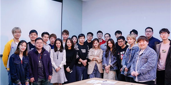 ���ڹٷ���˵������ѵ���羺�Σ���·��