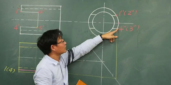 ���������������Ӣ�����ˡ��ĵ���ʦ��һ�������֣�