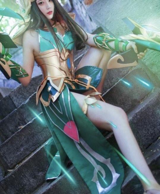 ������ҫ:λ�ñ�¶����Ը�������һ��?