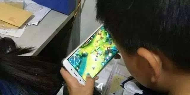 王者荣耀要被“吃鸡”游戏干掉了?盘点农药坑死人不偿命的神操作